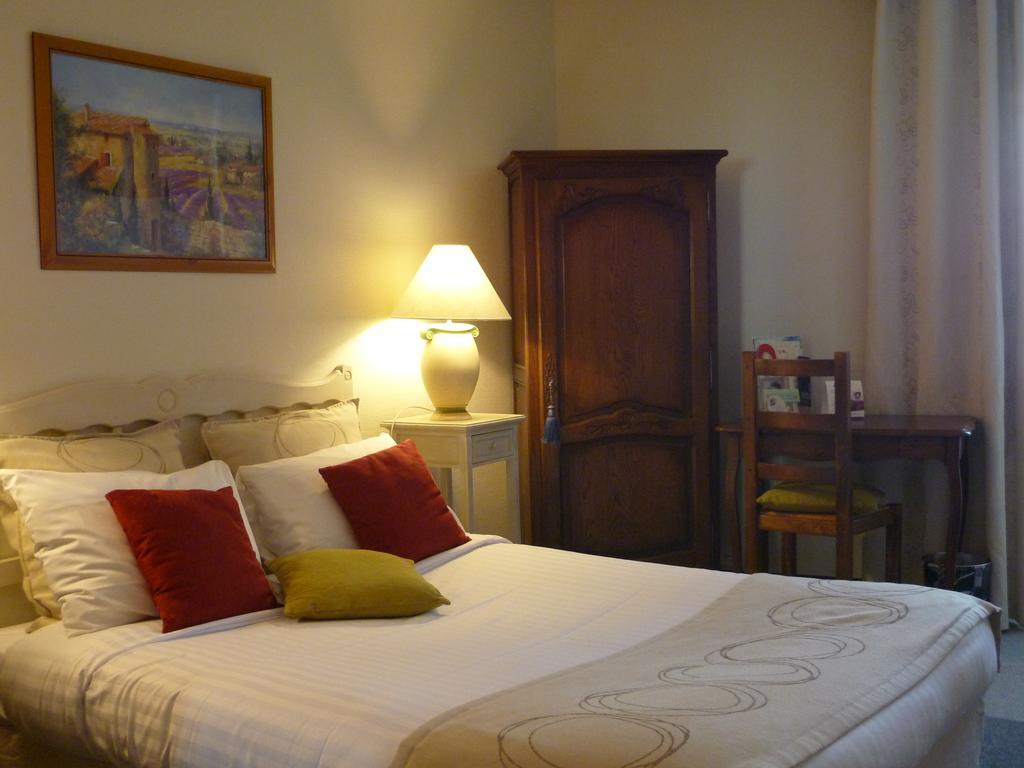 The Originals Boutique, Hotel Clos Sainte Marie, Nevers Rom bilde